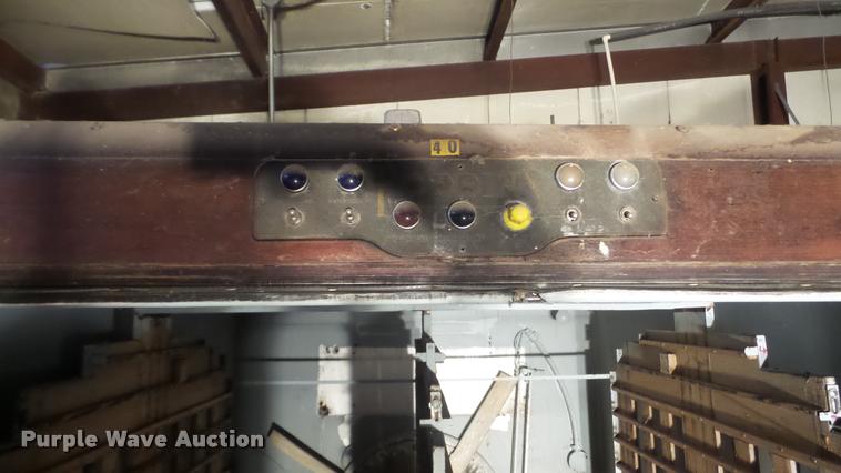 image for item BU9292 Robbins hatchery incubator