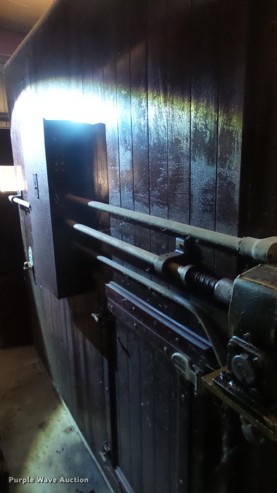 image for item BU9292 Robbins hatchery incubator