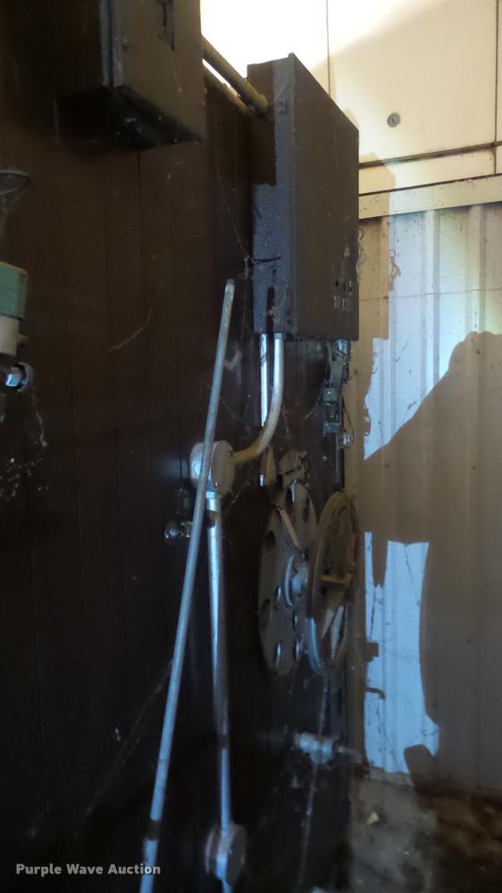 image for item BU9292 Robbins hatchery incubator