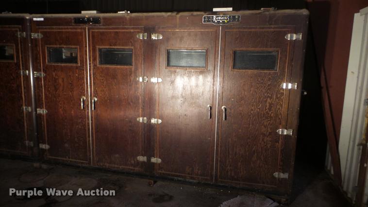 image for item BU9293 Robbins hatchery incubator