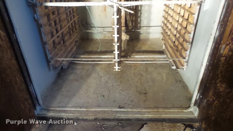 image for item BU9293 Robbins hatchery incubator