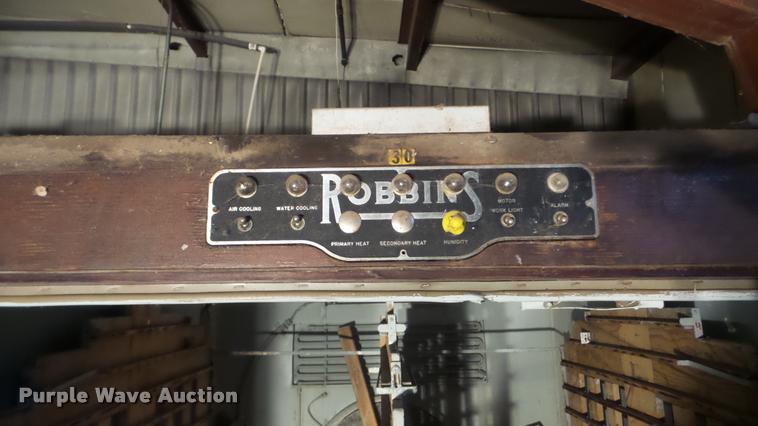 image for item BU9293 Robbins hatchery incubator