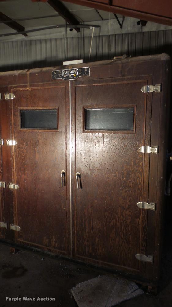 image for item BU9293 Robbins hatchery incubator