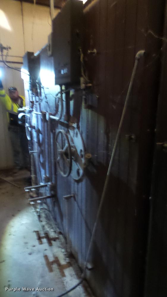 image for item BU9293 Robbins hatchery incubator