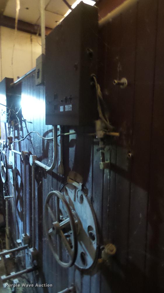 image for item BU9293 Robbins hatchery incubator