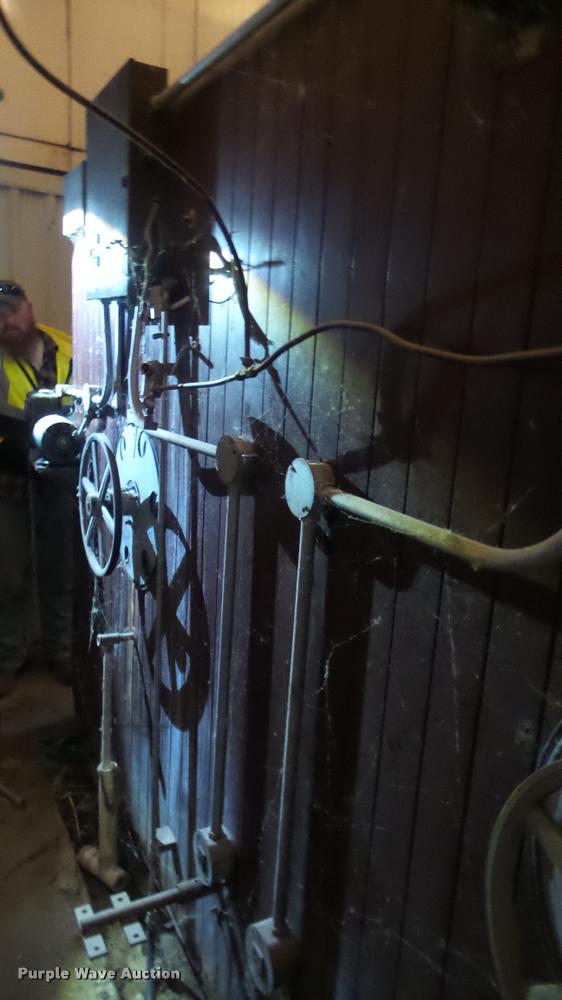 image for item BU9293 Robbins hatchery incubator