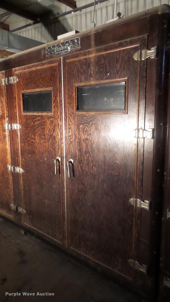 image for item BU9294 Robbins hatchery incubator