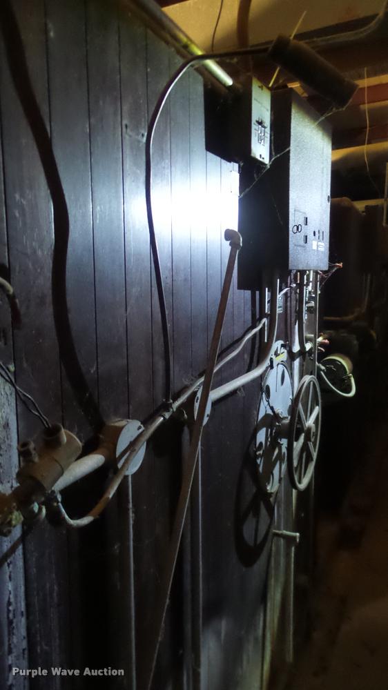 image for item BU9294 Robbins hatchery incubator