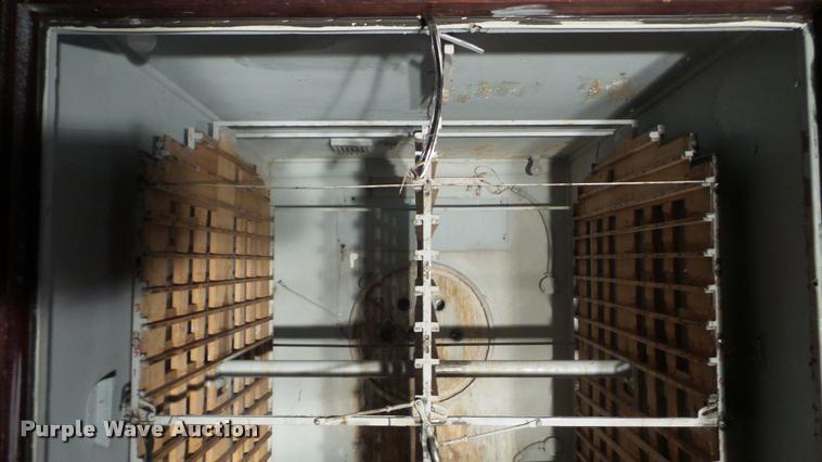 image for item BU9295 Robbins hatchery incubator