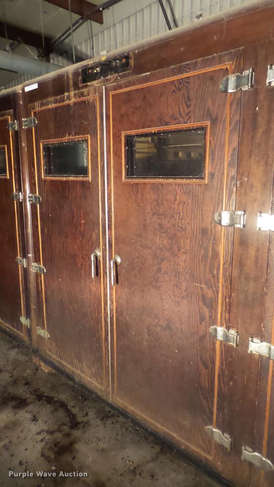 image for item BU9295 Robbins hatchery incubator