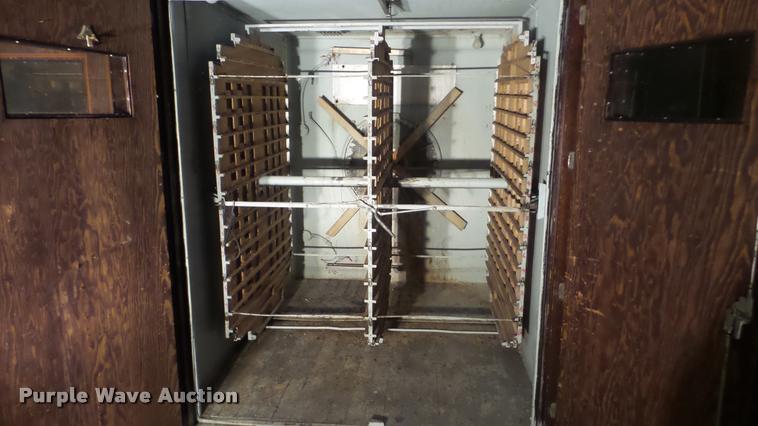 image for item BU9295 Robbins hatchery incubator