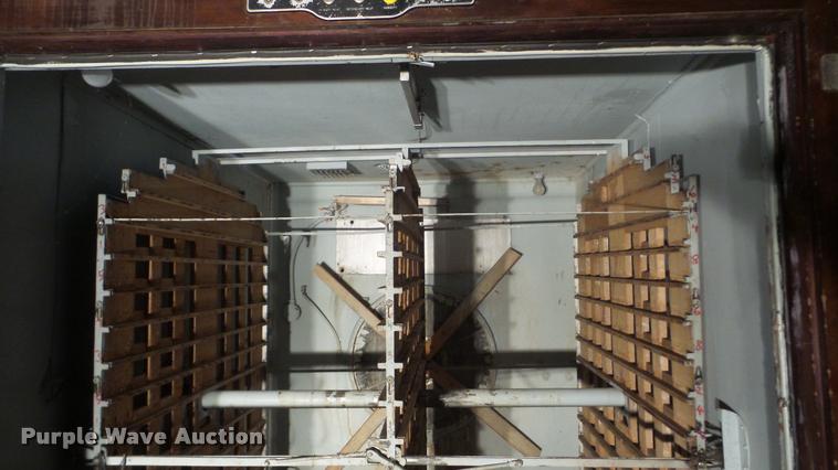 image for item BU9295 Robbins hatchery incubator