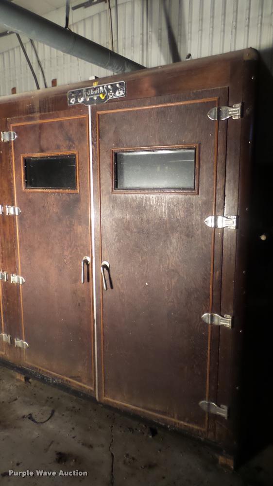 image for item BU9295 Robbins hatchery incubator