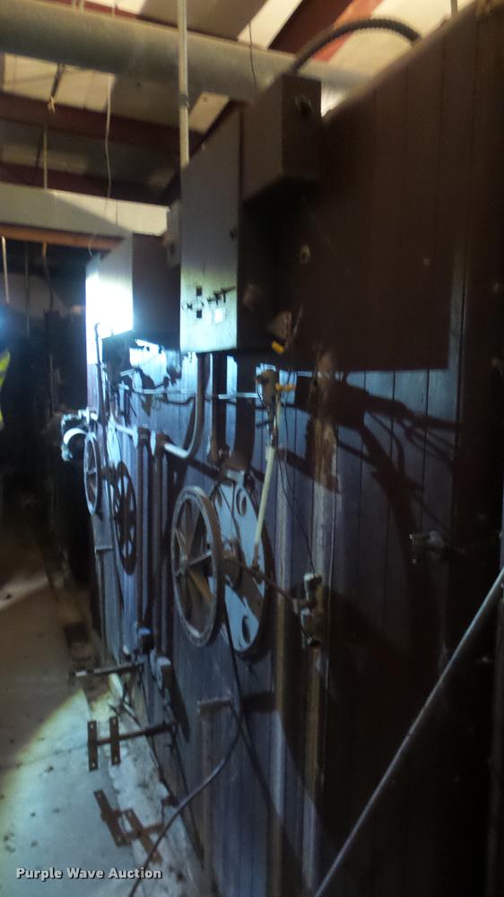 image for item BU9295 Robbins hatchery incubator