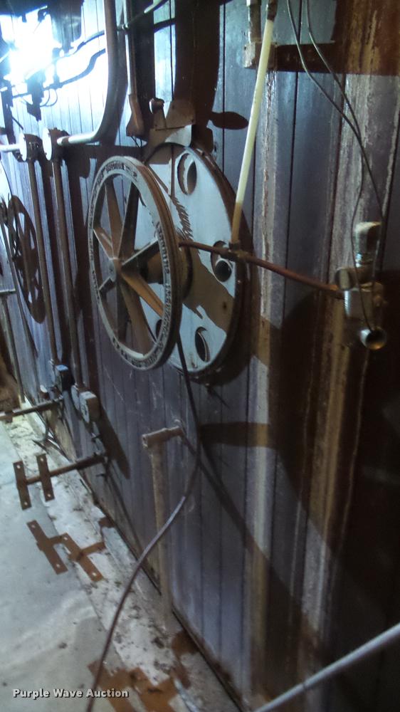 image for item BU9295 Robbins hatchery incubator