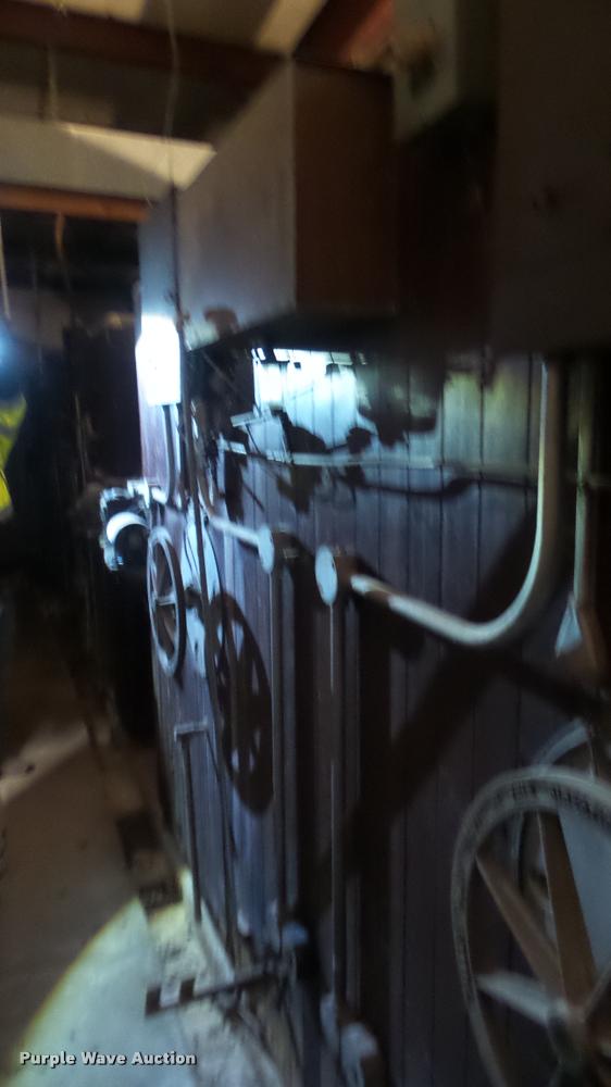 image for item BU9295 Robbins hatchery incubator