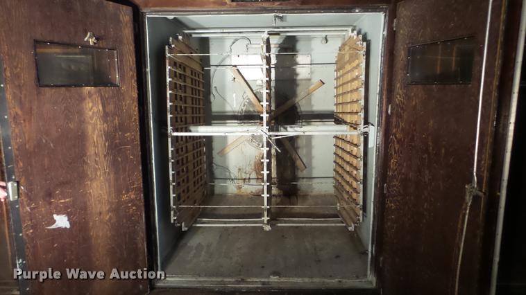 image for item BU9296 Robbins hatchery incubator