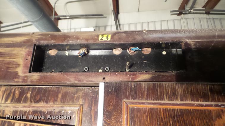 image for item BU9296 Robbins hatchery incubator