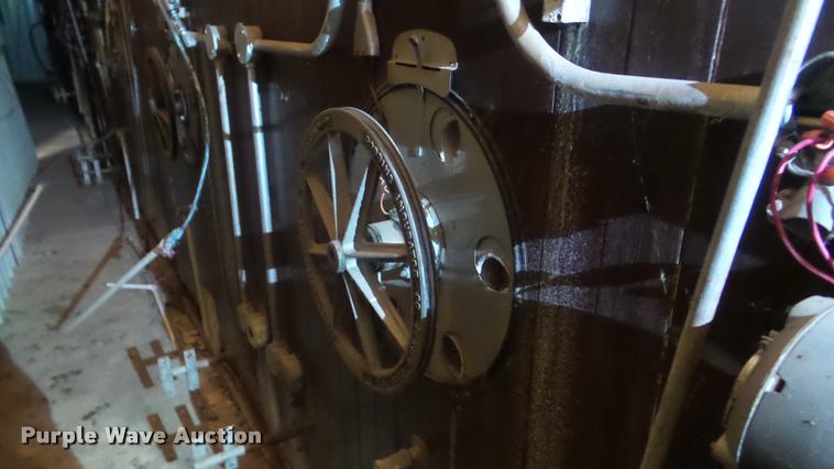 image for item BU9296 Robbins hatchery incubator