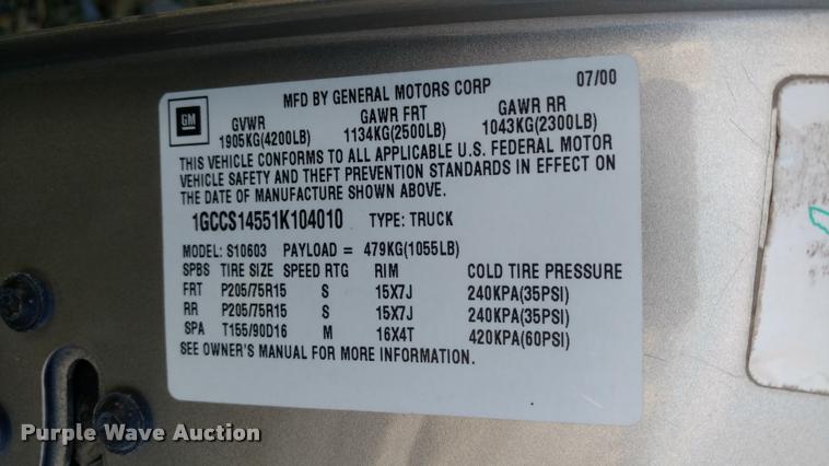 image for item BU9894 2001 Chevrolet S10 pickup truck