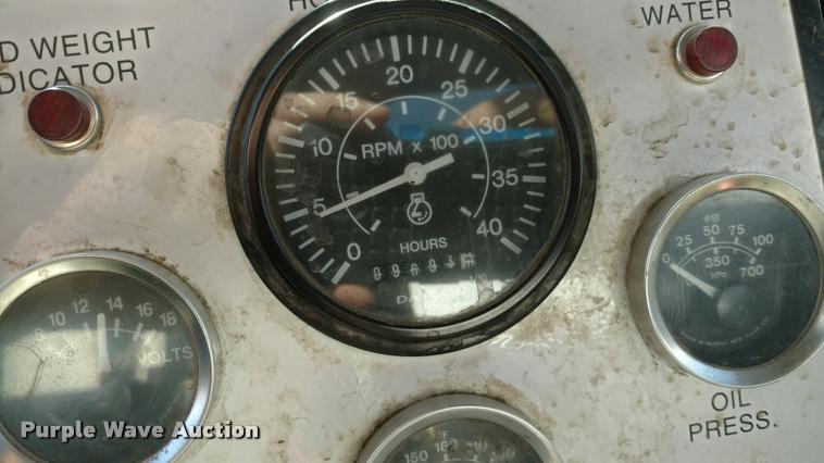 image for item BU9899 1995 Ford CF7000 Sum Vac III street sweeper truck