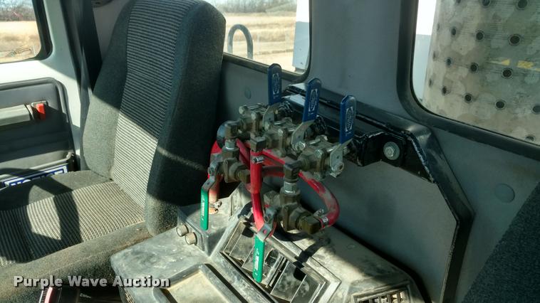 image for item BU9899 1995 Ford CF7000 Sum Vac III street sweeper truck