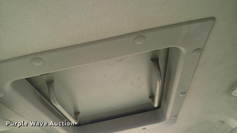 image for item BU9899 1995 Ford CF7000 Sum Vac III street sweeper truck