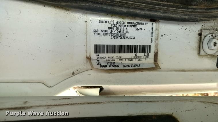 image for item BU9899 1995 Ford CF7000 Sum Vac III street sweeper truck