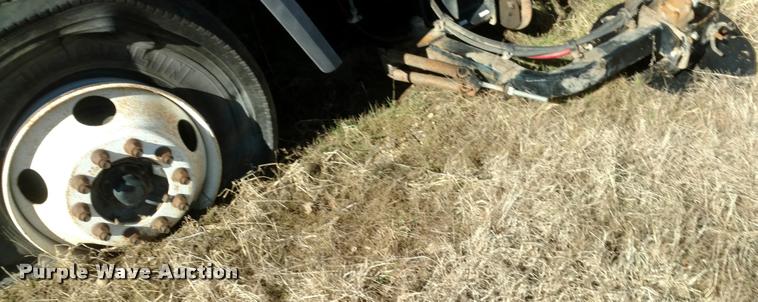 image for item BU9899 1995 Ford CF7000 Sum Vac III street sweeper truck