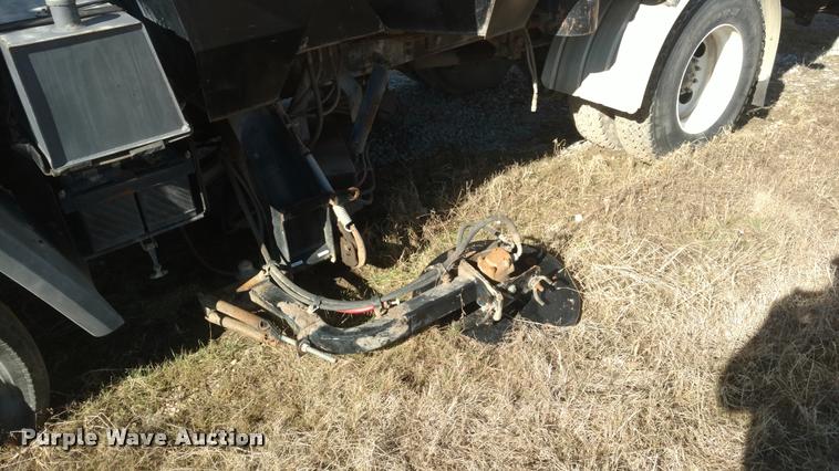 image for item BU9899 1995 Ford CF7000 Sum Vac III street sweeper truck