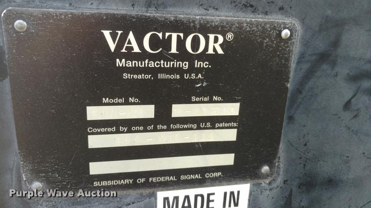 image for item BU9899 1995 Ford CF7000 Sum Vac III street sweeper truck