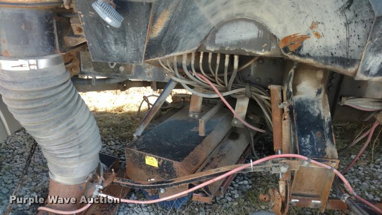 image for item BU9899 1995 Ford CF7000 Sum Vac III street sweeper truck