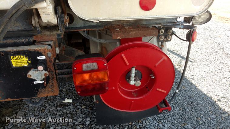 image for item BU9899 1995 Ford CF7000 Sum Vac III street sweeper truck