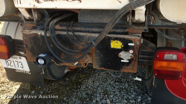 image for item BU9899 1995 Ford CF7000 Sum Vac III street sweeper truck