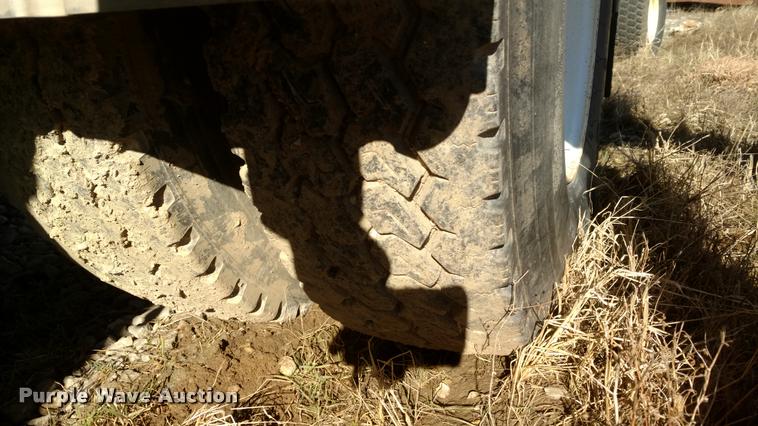 image for item BU9899 1995 Ford CF7000 Sum Vac III street sweeper truck