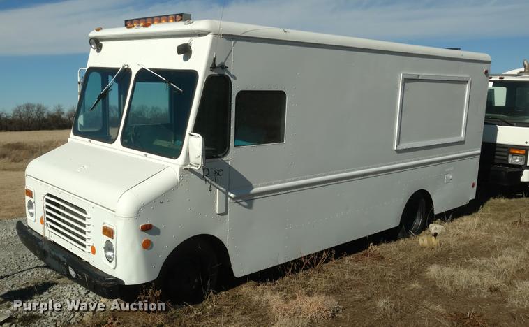 image for item BU9900 1982 Chevrolet P30 Grumman delivery van