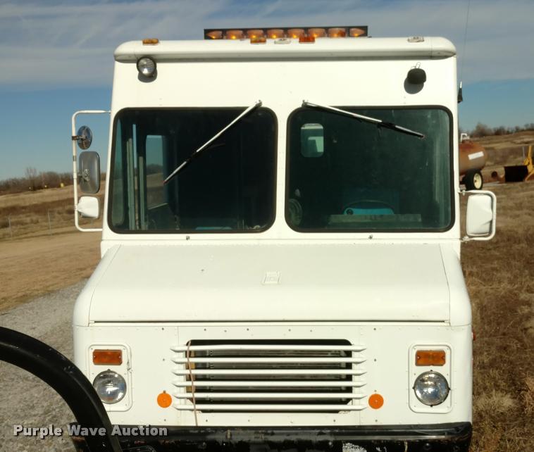image for item BU9900 1982 Chevrolet P30 Grumman delivery van