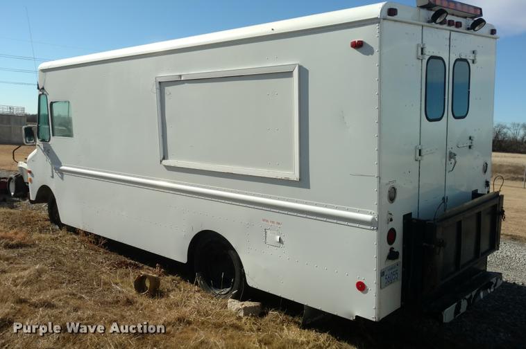 image for item BU9900 1982 Chevrolet P30 Grumman delivery van