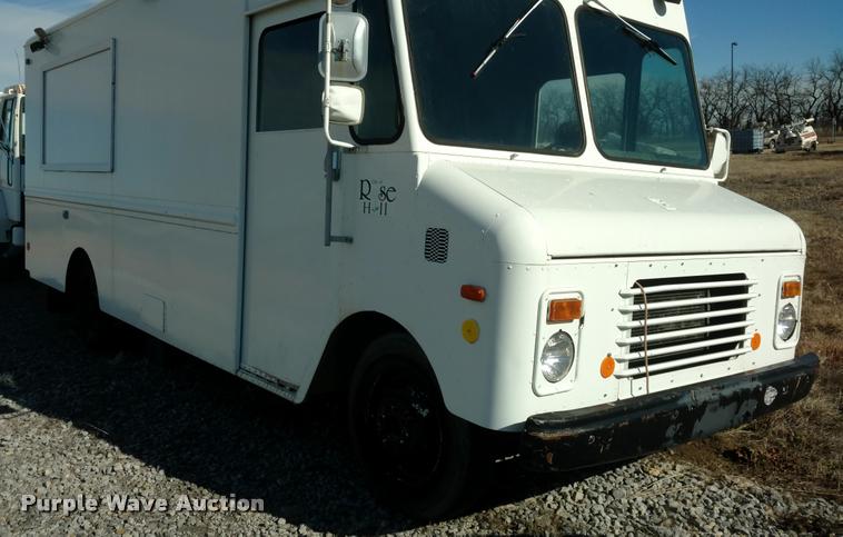 image for item BU9900 1982 Chevrolet P30 Grumman delivery van