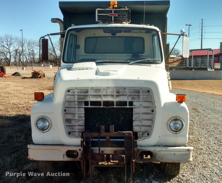 image for item BU9902 1980 Ford F800 dump truck