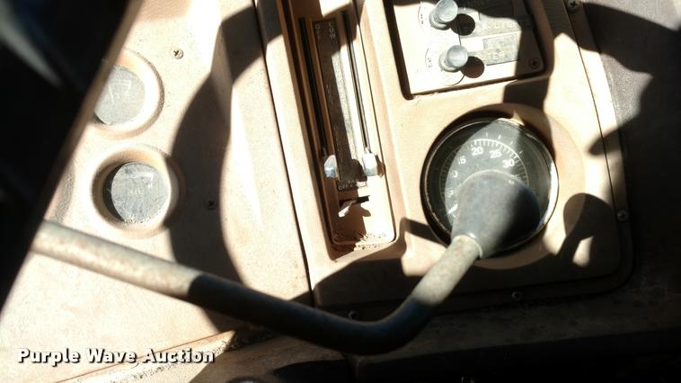 image for item BU9902 1980 Ford F800 dump truck