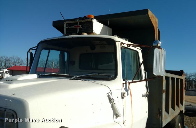 image for item BU9902 1980 Ford F800 dump truck