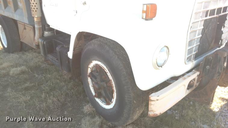 image for item BU9902 1980 Ford F800 dump truck