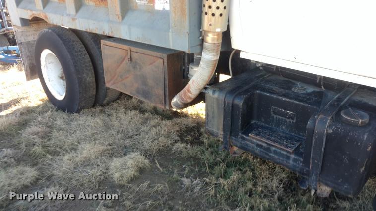 image for item BU9902 1980 Ford F800 dump truck