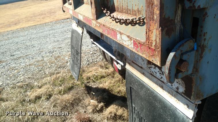 image for item BU9902 1980 Ford F800 dump truck