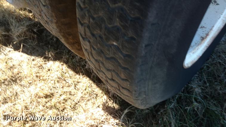 image for item BU9902 1980 Ford F800 dump truck