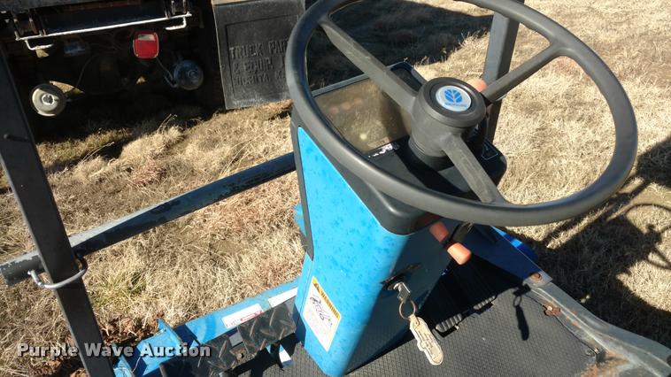 image for item BU9903 1989 New Holland CM274 lawn mower