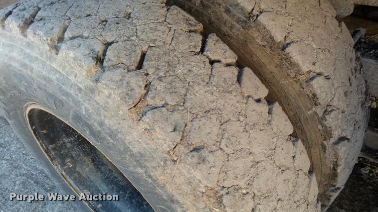 image for item BU9908 1989 Ford L8000 dump truck