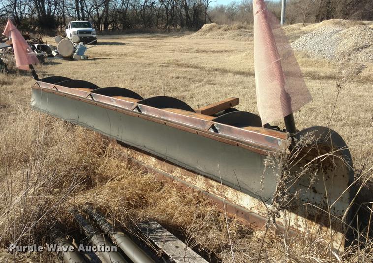 image for item BU9908 1989 Ford L8000 dump truck