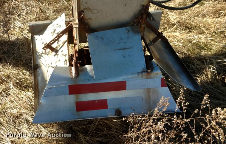 image for item BU9908 1989 Ford L8000 dump truck